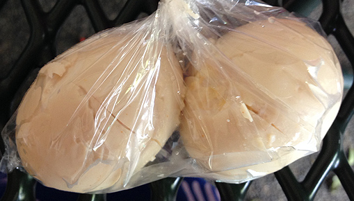 差し入れもたくさん頂きました。疲れも吹っ飛ぶ手作りのシナモンロール！